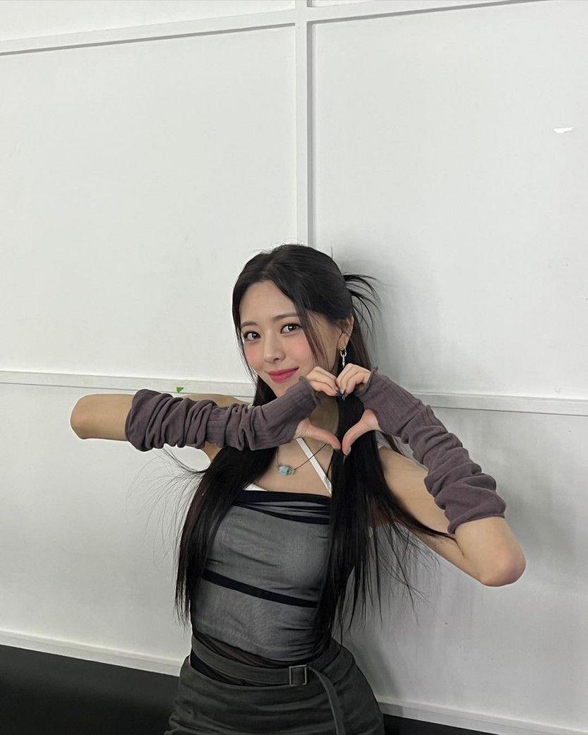 ITZY Yuna0