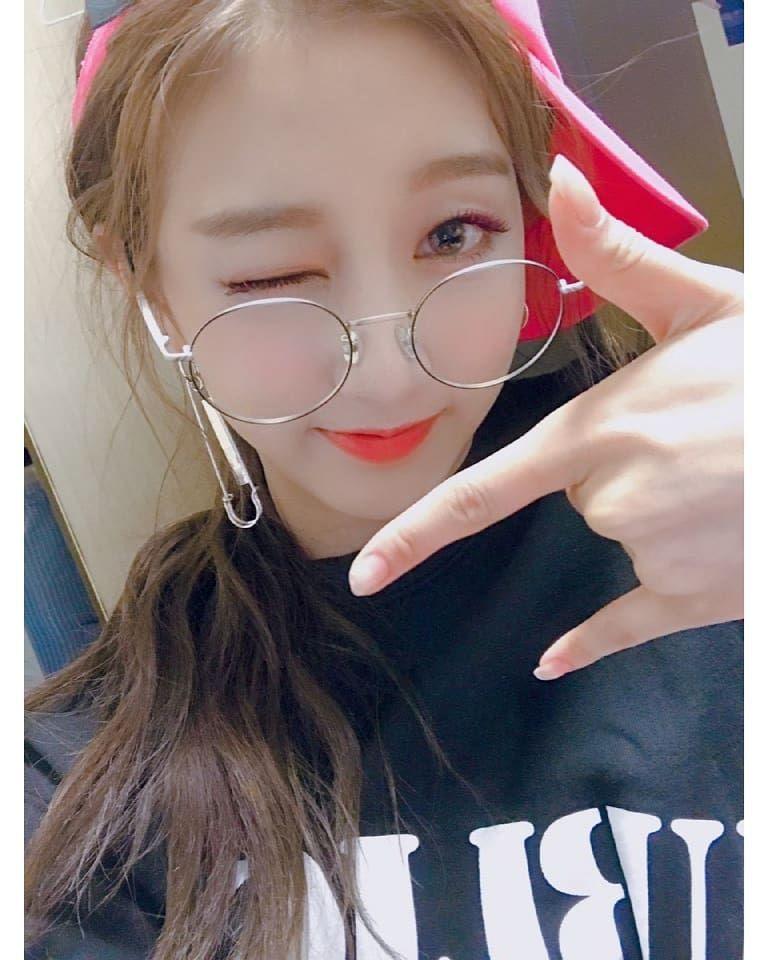 힙한 안경 예인이0