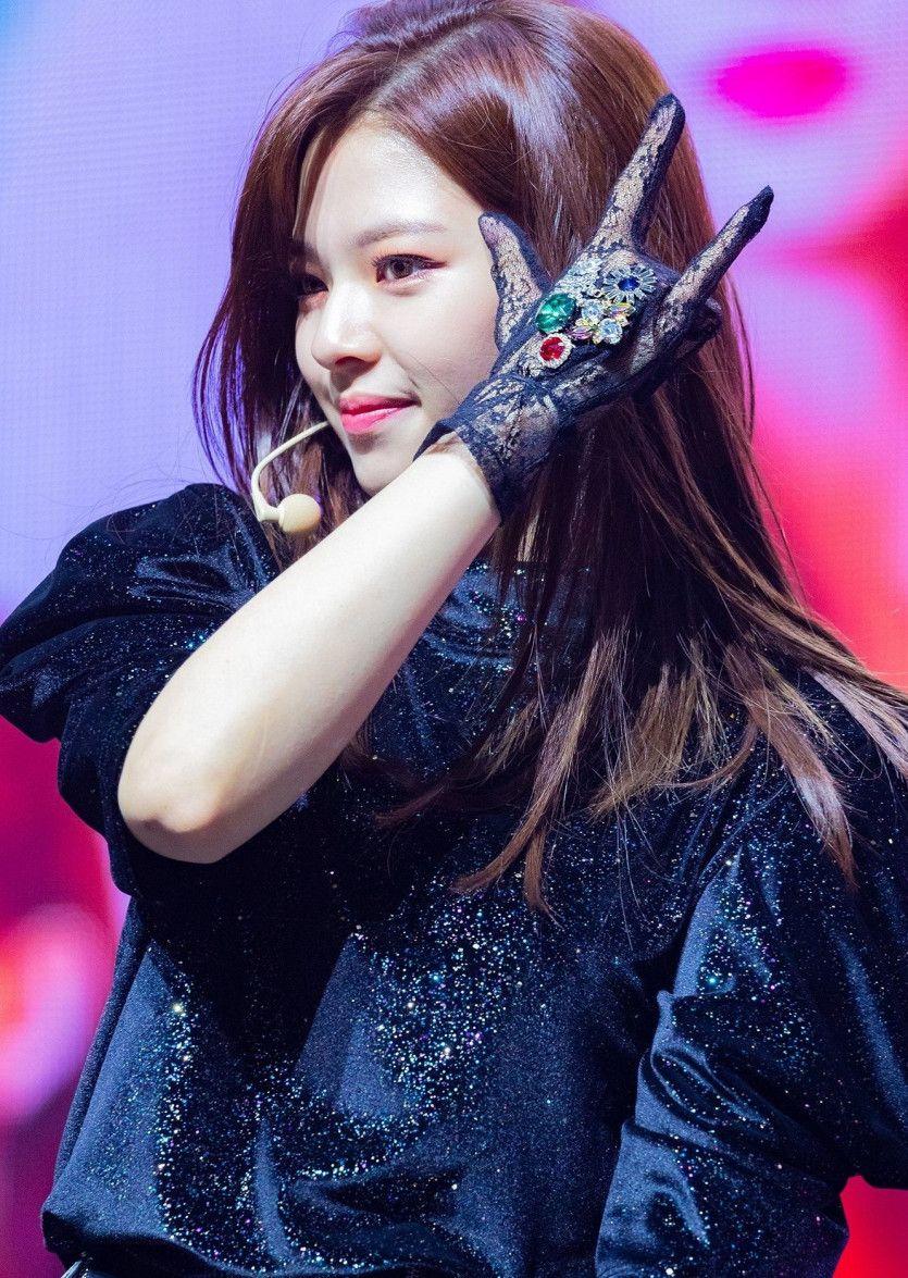 TWICE JEONGYEON2