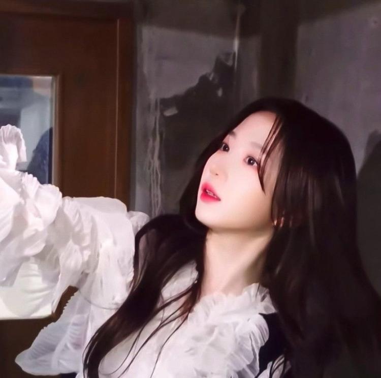NMIXX HAEWON3