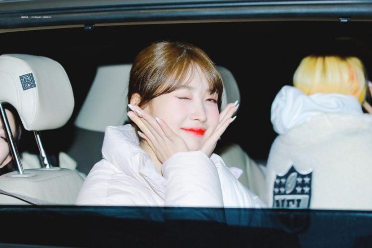 EVERGLOW Sihyeon2