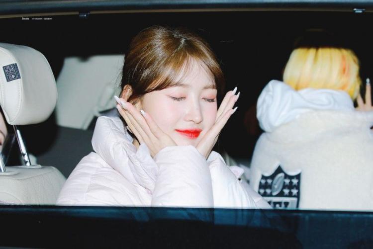 EVERGLOW Sihyeon3