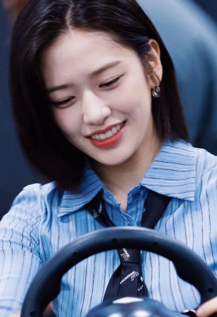 안유진1