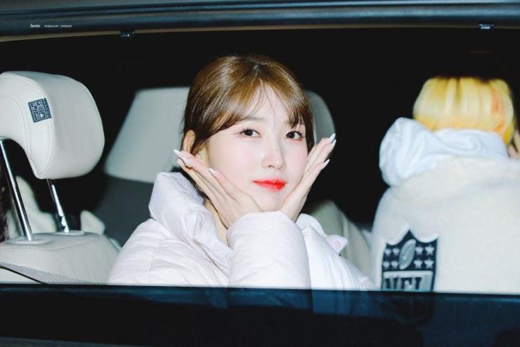 EVERGLOW Sihyeon0