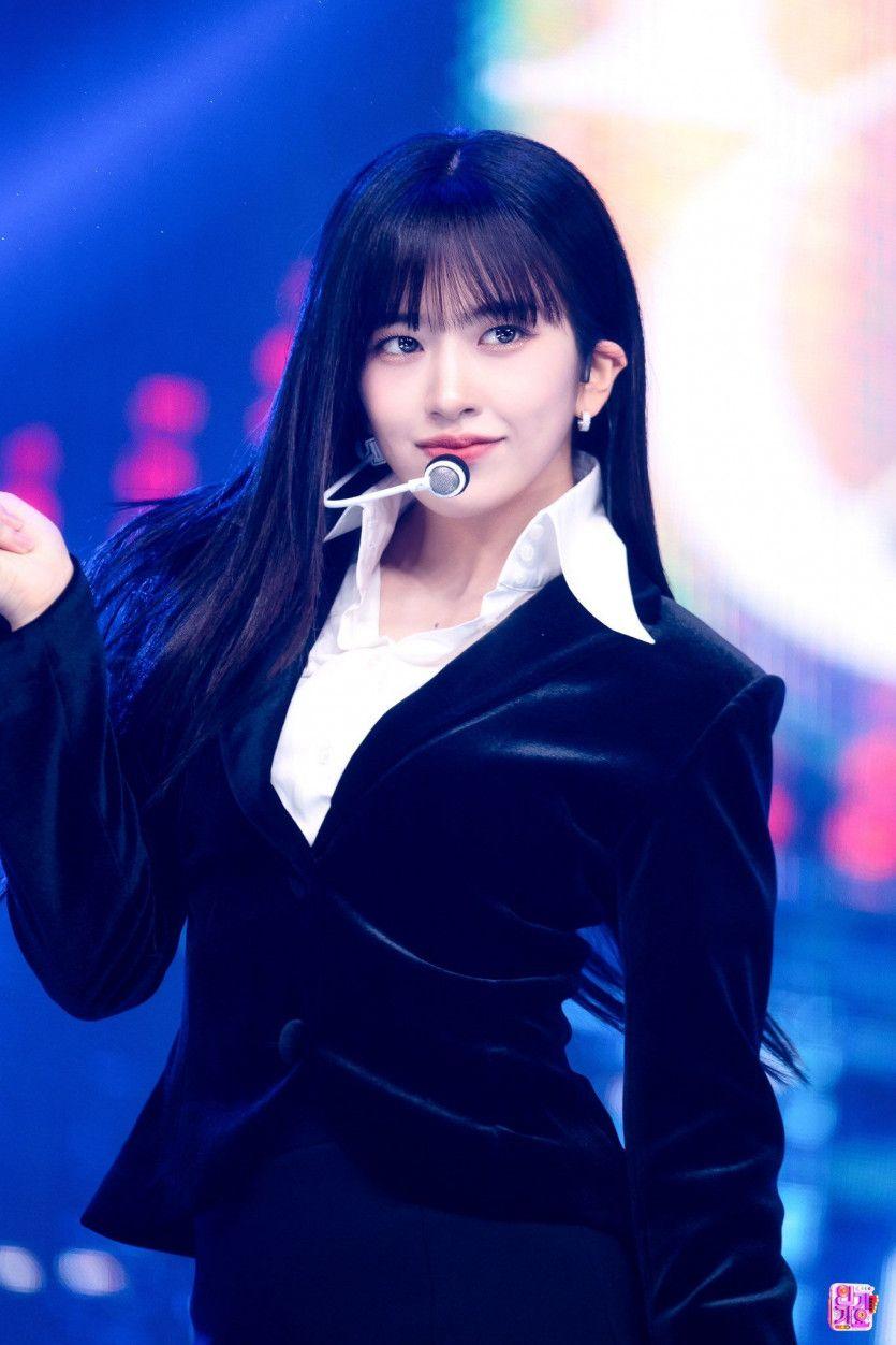 IVE YUJIN0