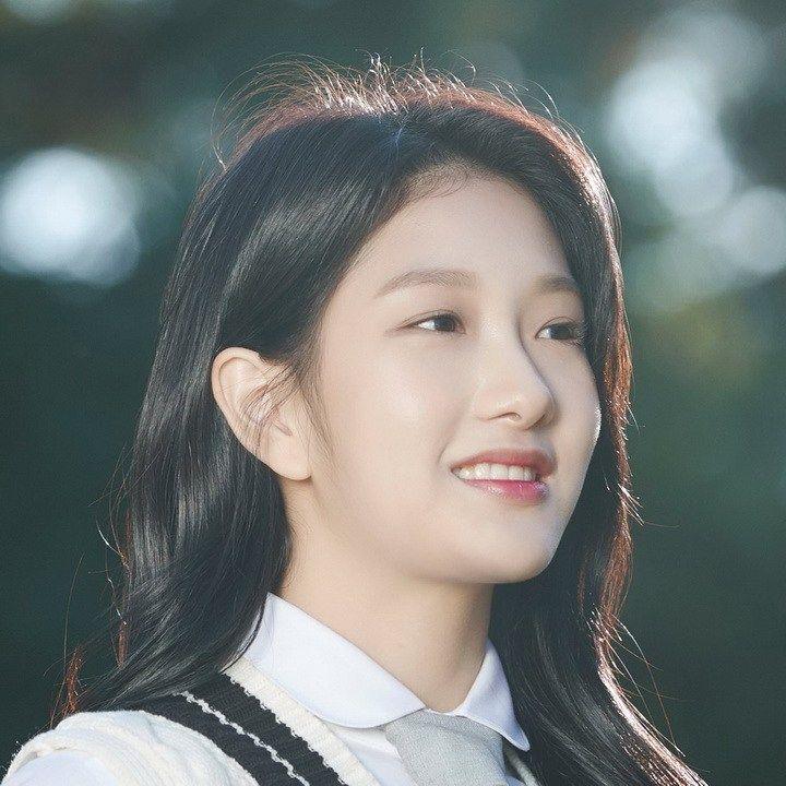 FROMIS9 Lee Seo Yeon1