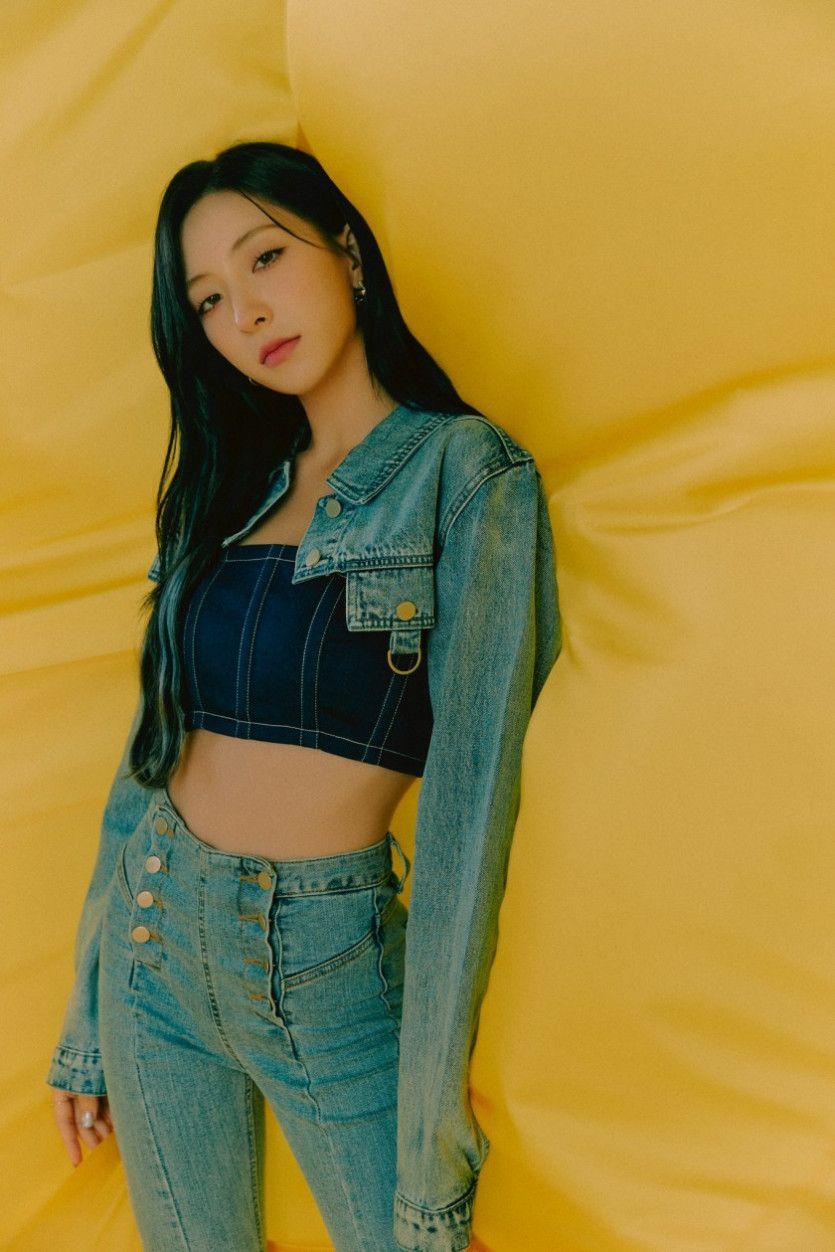 데님 패션 화보 우주소녀 은서1
