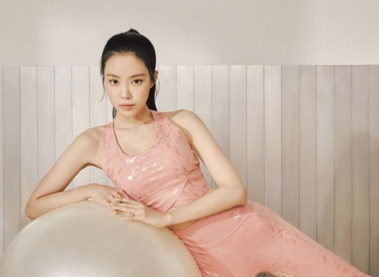 손나은3