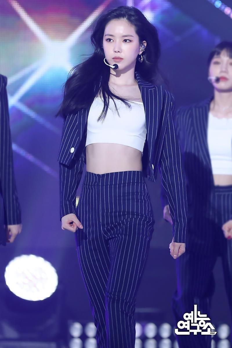손나은4