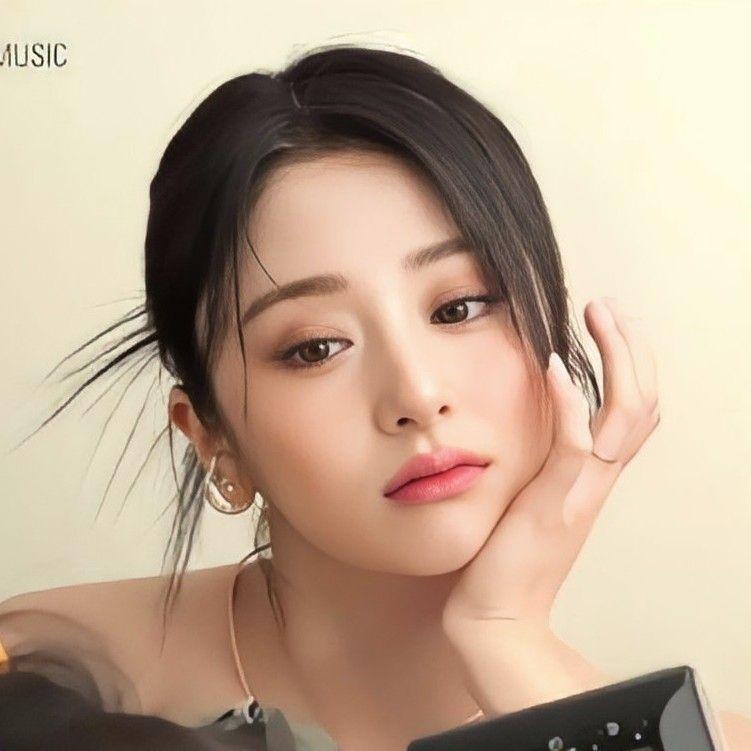LE-SSERAFIM Yunjin0