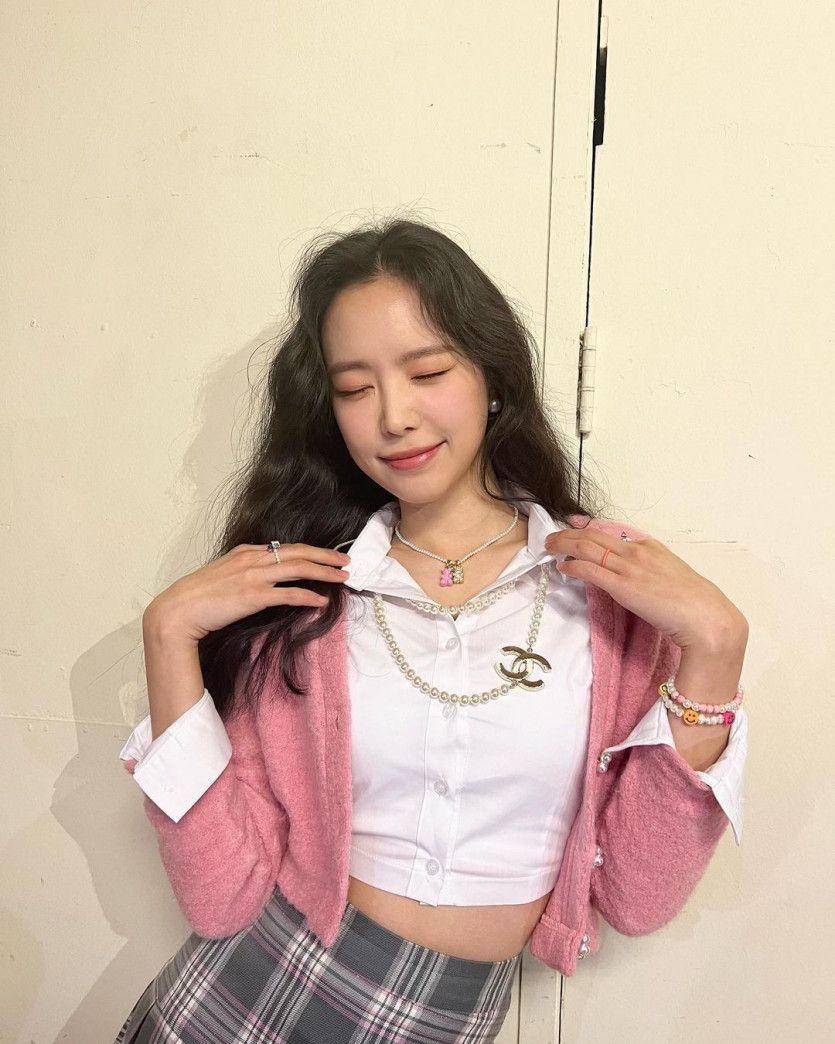 Son Na Eun2