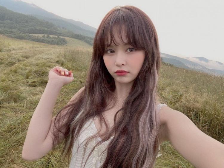 EVERGLOW Jiwon1