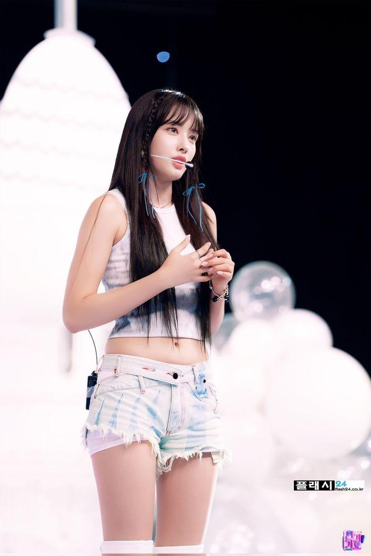 스테이씨 윤0
