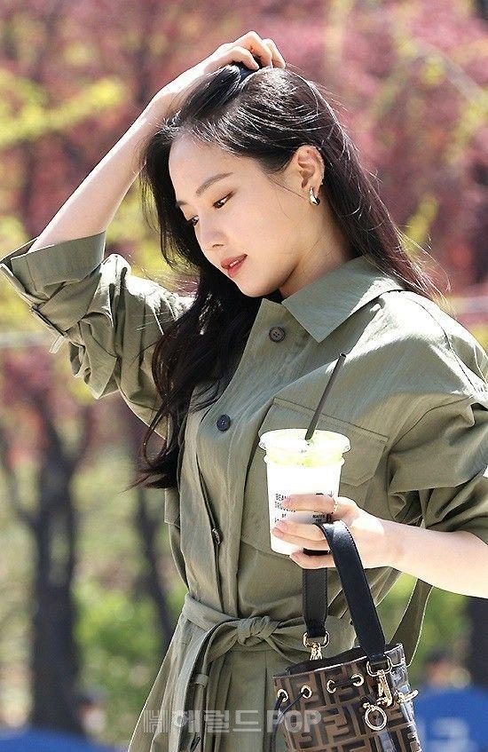 손나은3