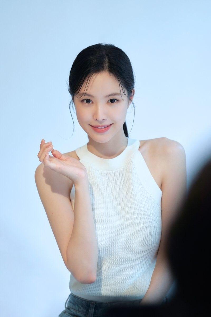 Son Na Eun2