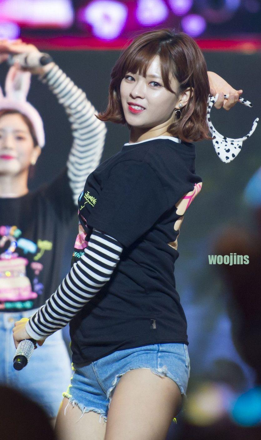 TWICE JEONGYEON1