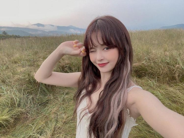 EVERGLOW Jiwon0