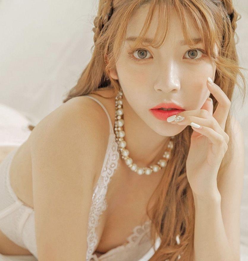 underwear model__Cha-Yoo-Jin1