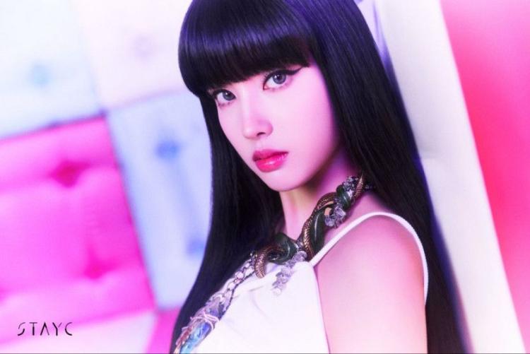 STAYC 윤2