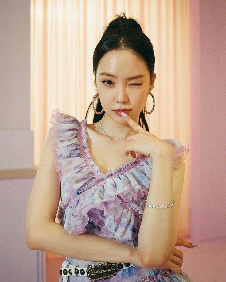 Son Na Eun0