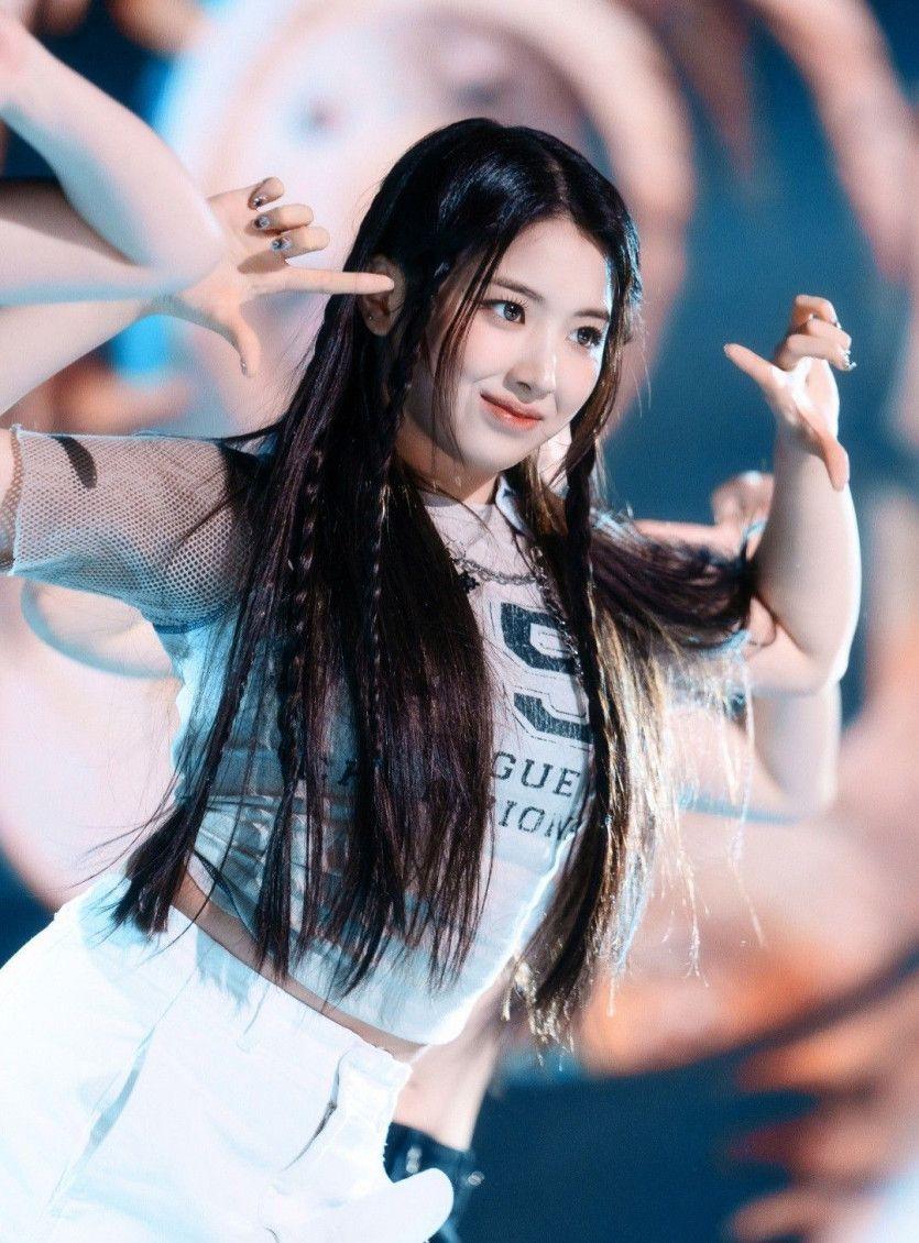 NMIXX jiwoo3