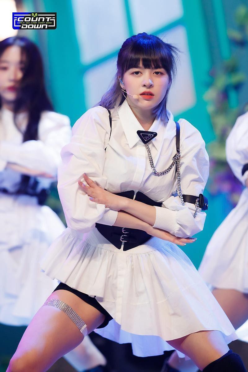 NMIXX lily2