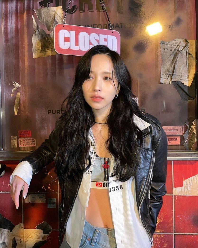 TWICE MINA1