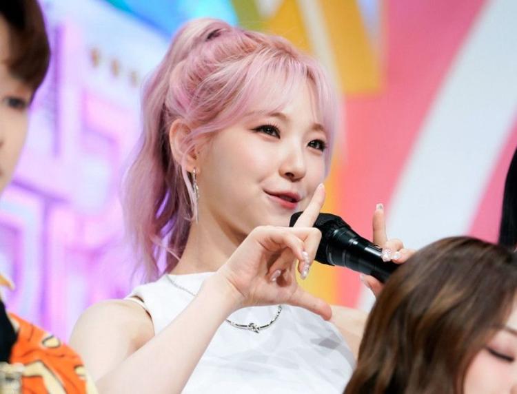 프로미스나인 백지헌1