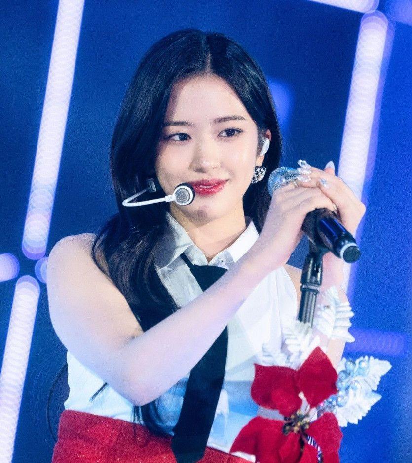 IVE yujin2
