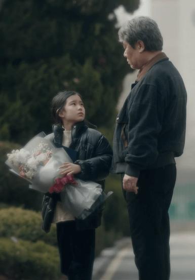 나의 아저씨 아이유 아역과 아이유 어린 시절5