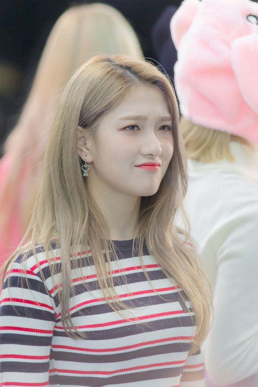FROMIS9 Lee Seo Yeon1