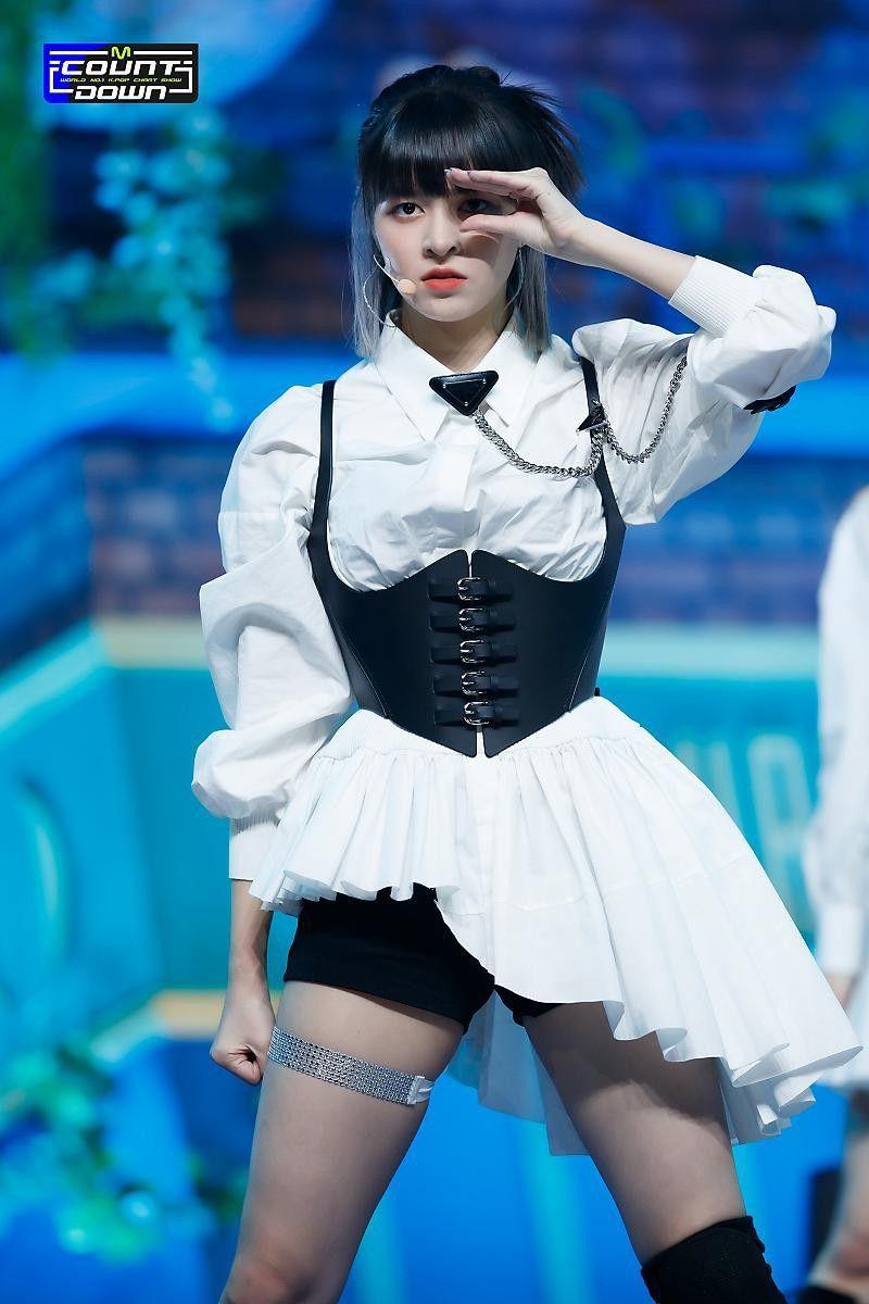 NMIXX lily3