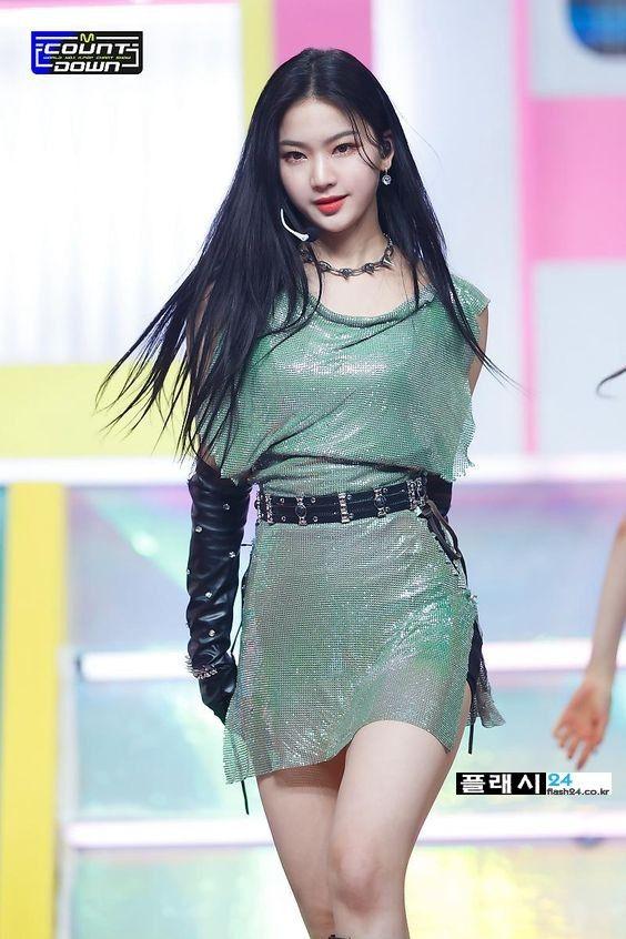 스테이씨 아이사1
