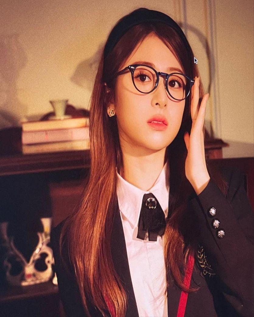 LE SSERAFIM YUNJIN1