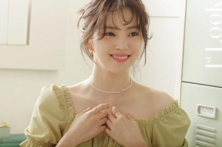 한소희 퍼스트룩 221호 화보4