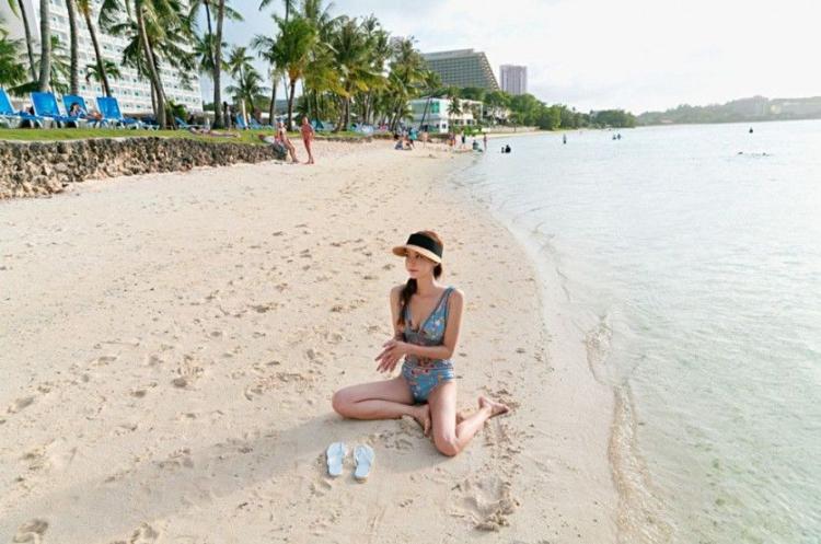 Swimwear model__Son-Yoon-Joo0