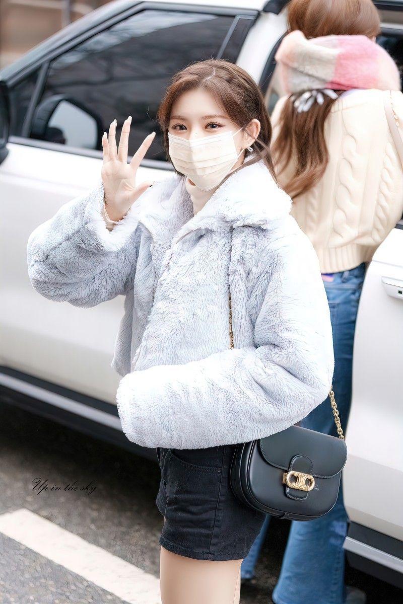 EVERGLOW 왕이런1