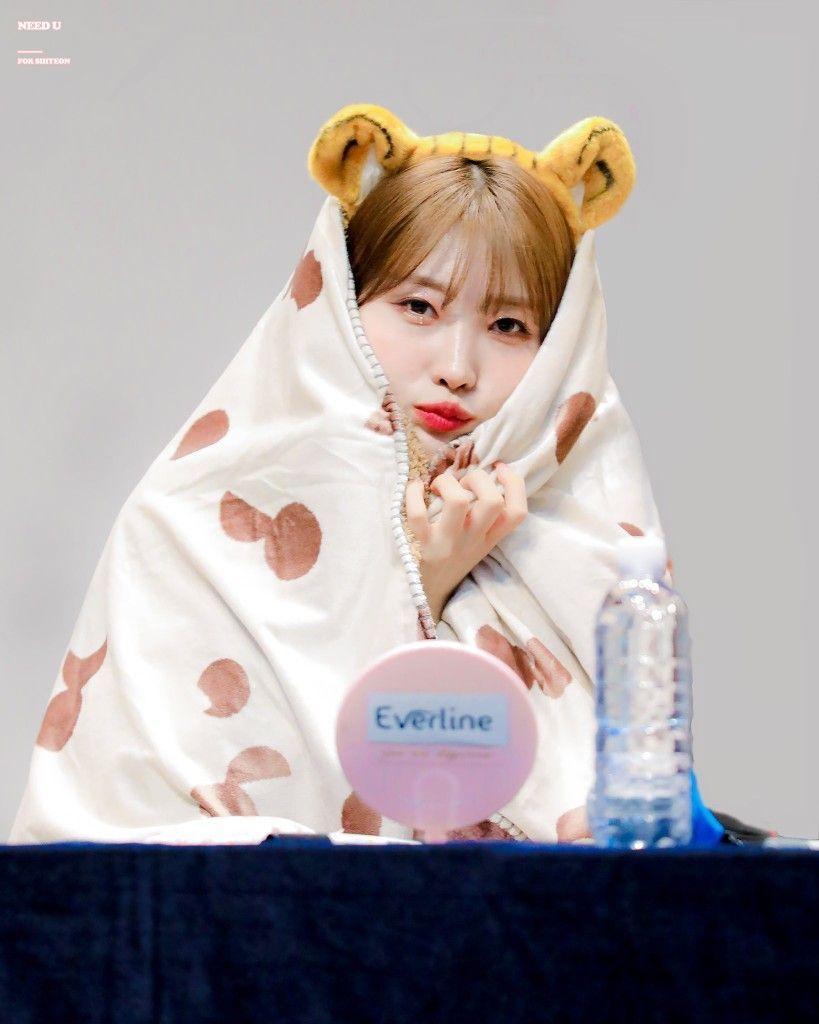 EVERGLOW Sihyeon1