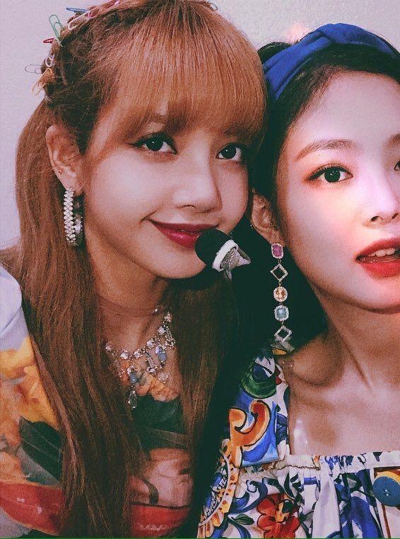 블랙핑크 리사 제니0