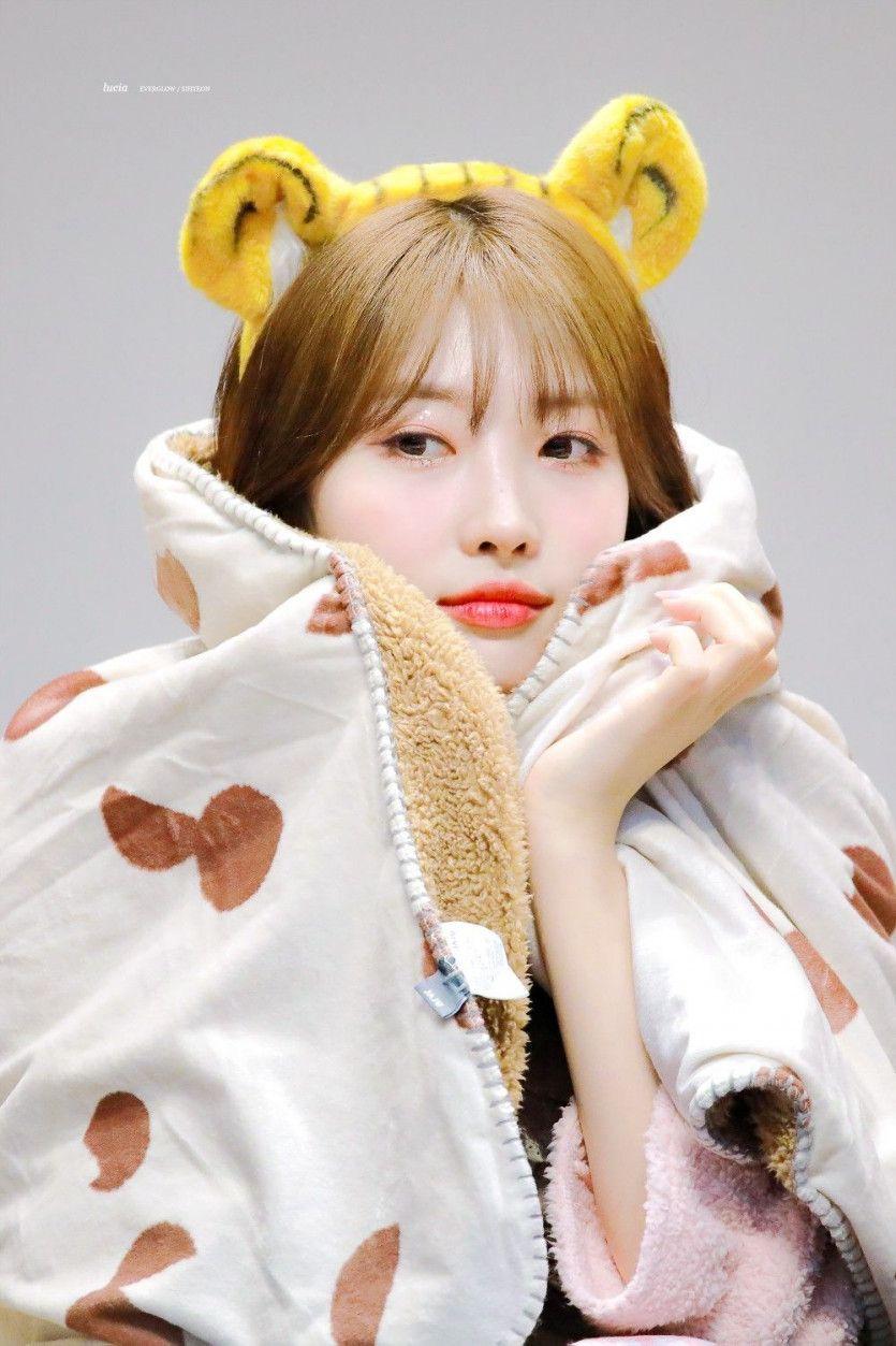 EVERGLOW Sihyeon0