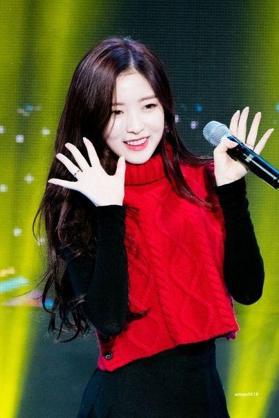 OH MY GIRL Arin1