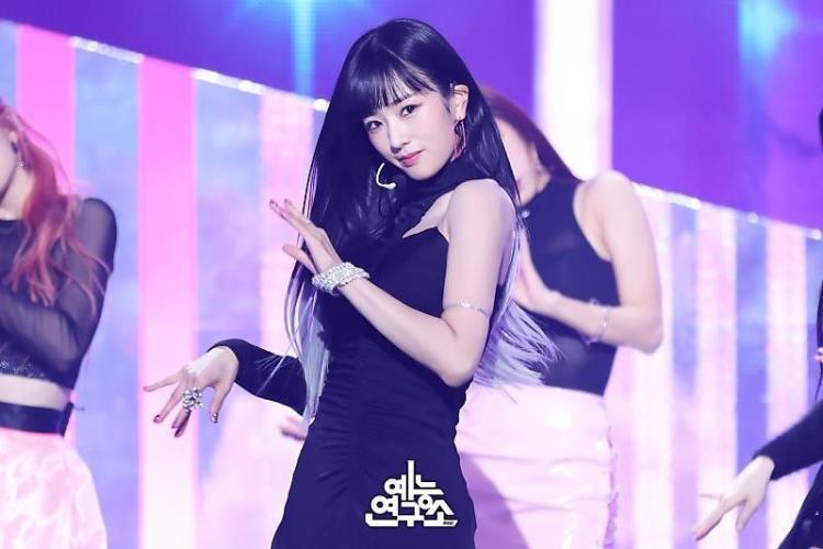 윤보미2