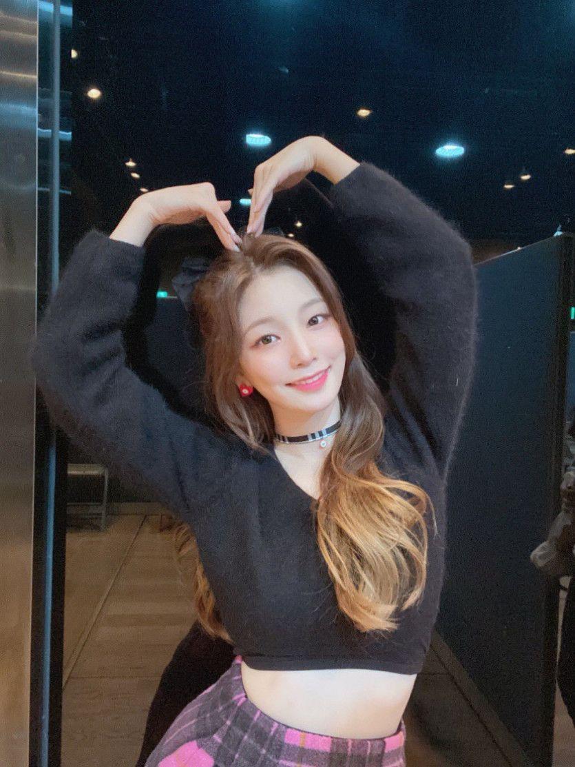 어제 오늘 로켓펀치 셀카2