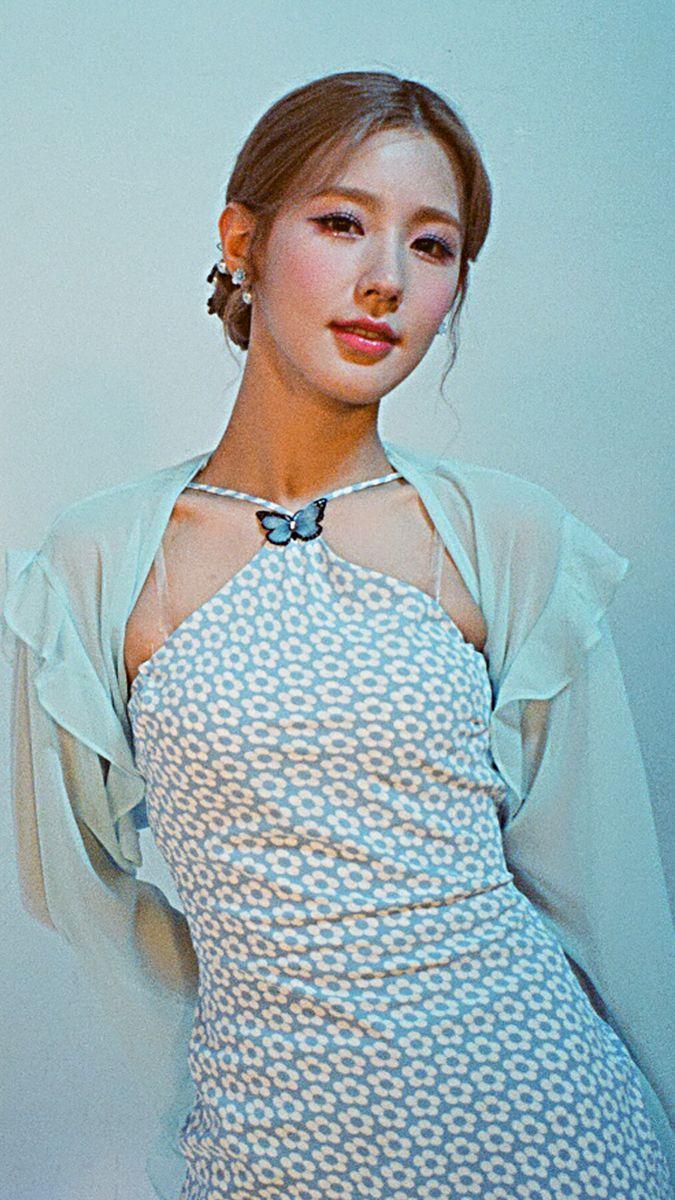 (G)-IDLE Miyeon1