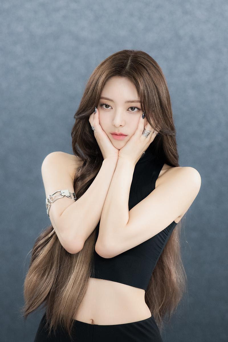 ITZY Yuna3