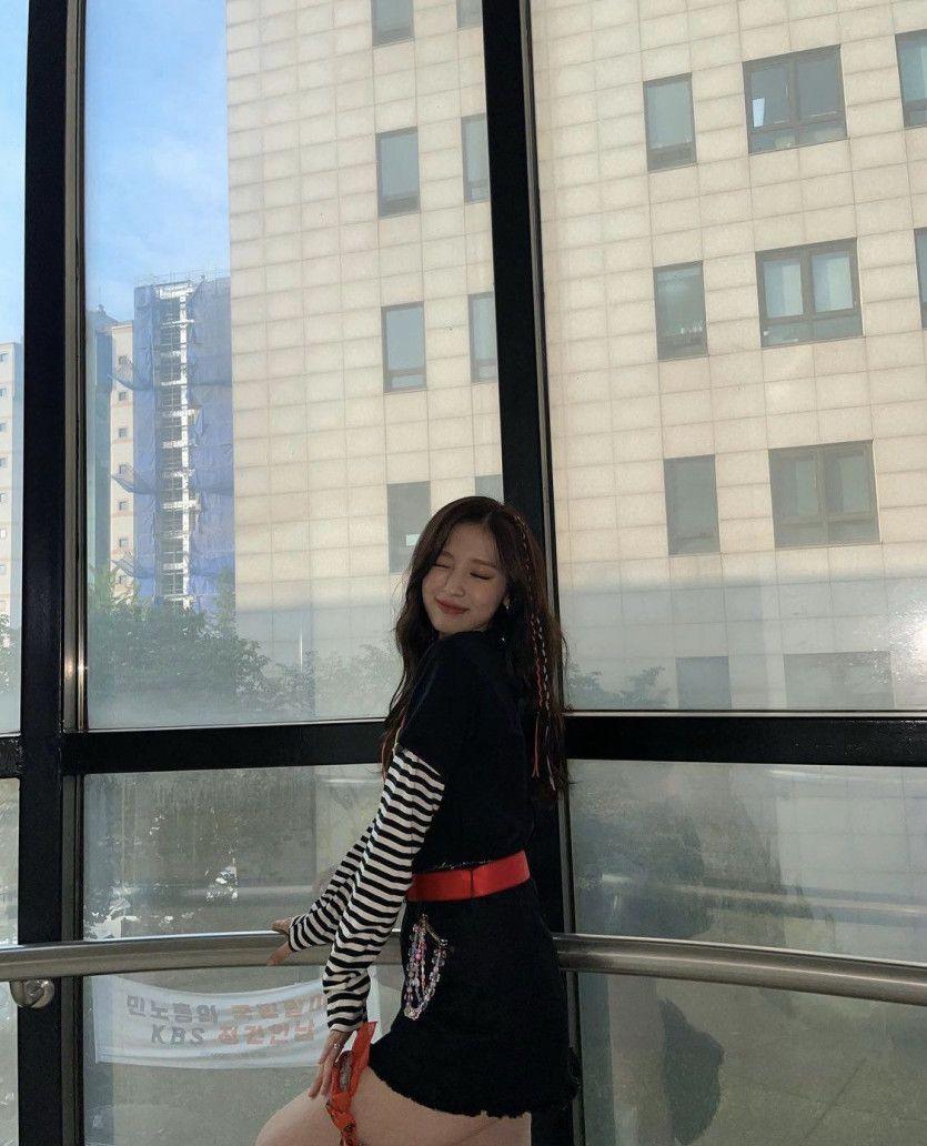 OH MY GIRL Arin3
