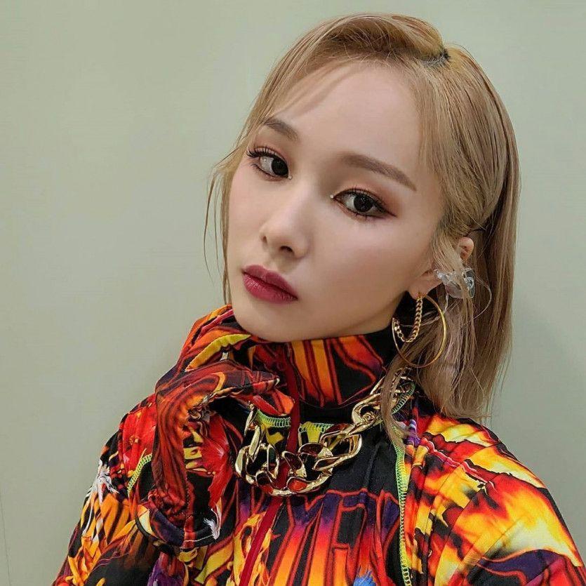 EVERGLOW Mia0