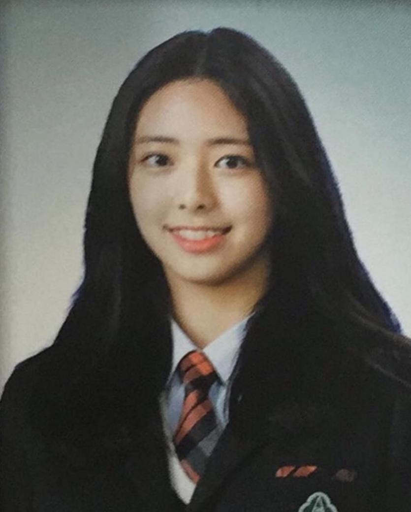 ITZY 신유나 졸업사진2