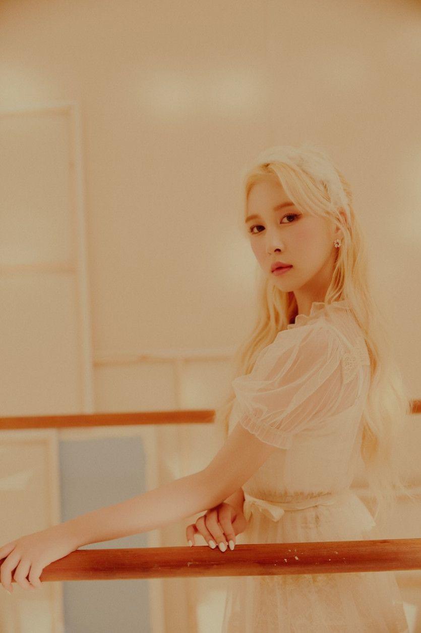 무용수 컨셉 화보 우주소녀 다영3