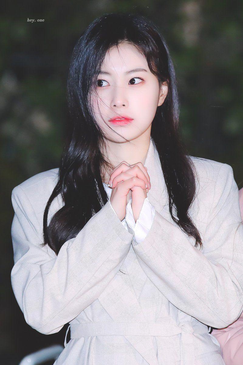 아이즈원 강혜원 권은비 김민주, 190330 홍대4